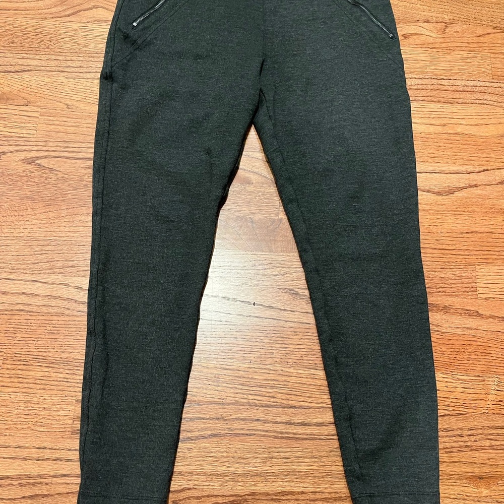 Matty M ankle length leggings, Size L